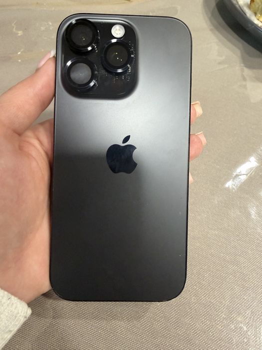 Продам в отличном состоянии Iphone 16 Pro