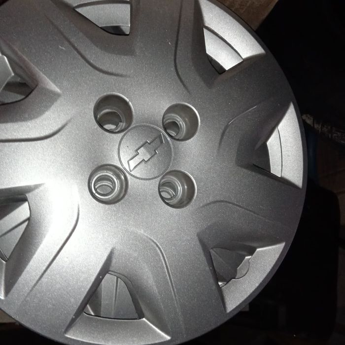 Продам колпаки на диски 14 от автомашины Шевролет Кобальт.