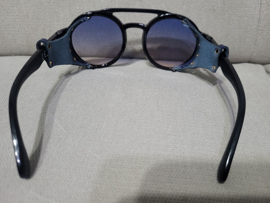 Продавам слънчеви очила