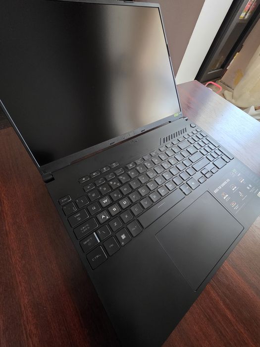 Laptop Gaming ASUS TUF A16 RTX 4050 Ryzen 5 7535hs 16 GB DDR5