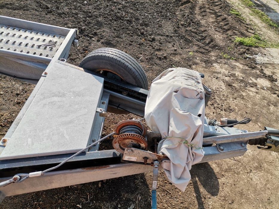 Platformă auto de vânzare – GATA DE MUNCĂ!