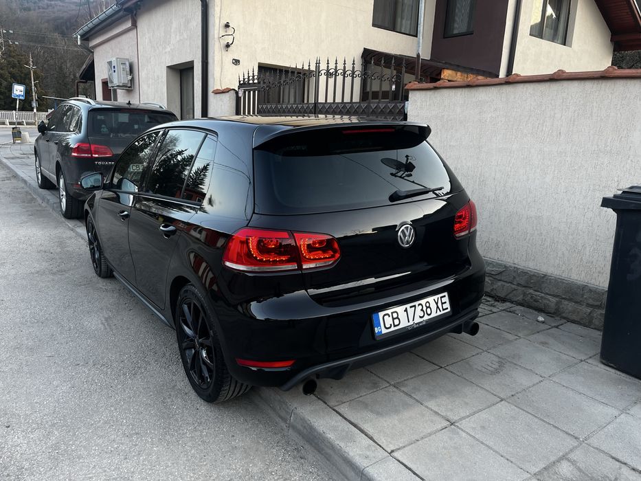 Golf GTI  211hp.