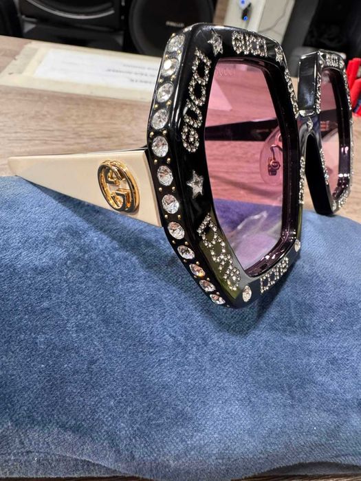 Предлагам ви Дамски Слънчеви очила Gucci GG0772S 012