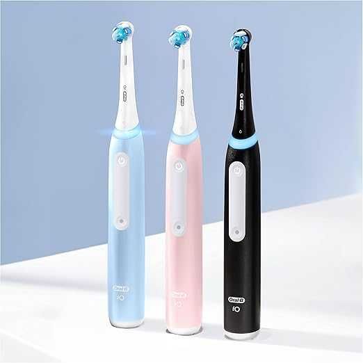 Електрическа четка за зъби Oral - B iO 3  Пълен комплект черна