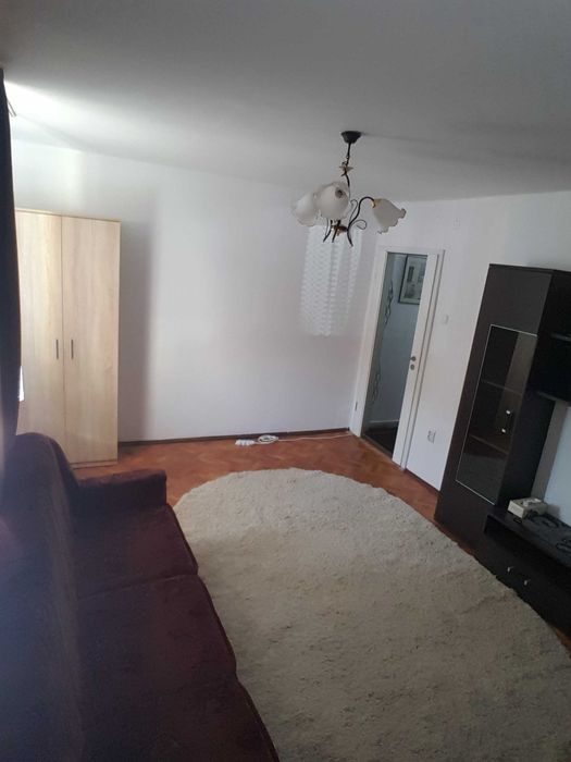 Proprietar, apartament cu o camera de inchiriat, Dambovita