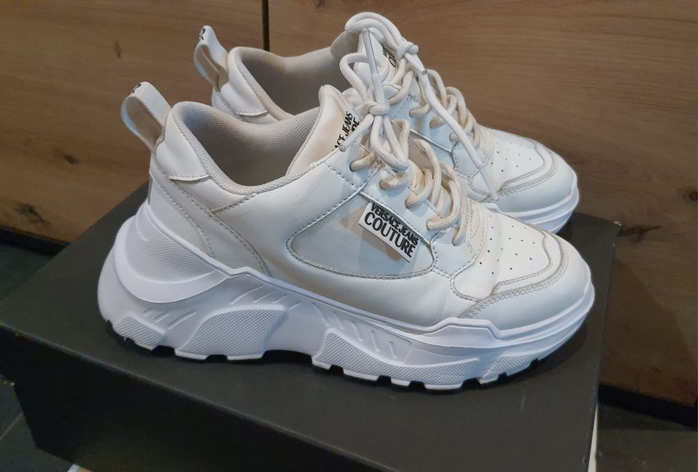 Сникърси Versace в бяло 36н