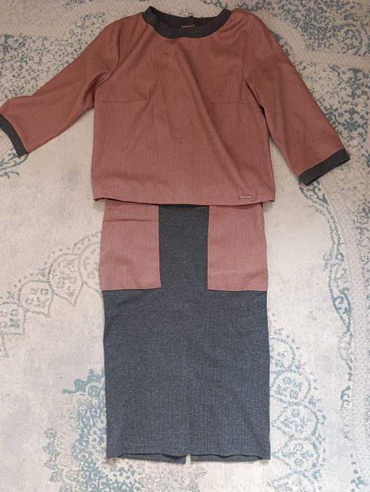 Продам б/у платья