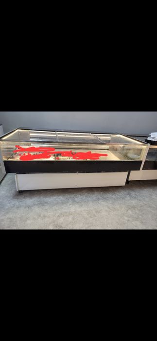 Продам Витрины холодильники