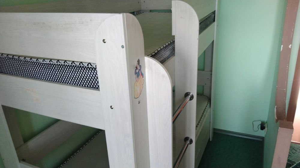 Продам двухъярусную кровать