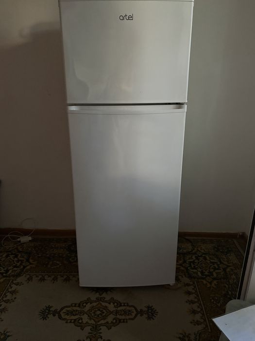 Продаётся холодильник artel