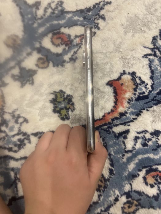 Продам Айфон X