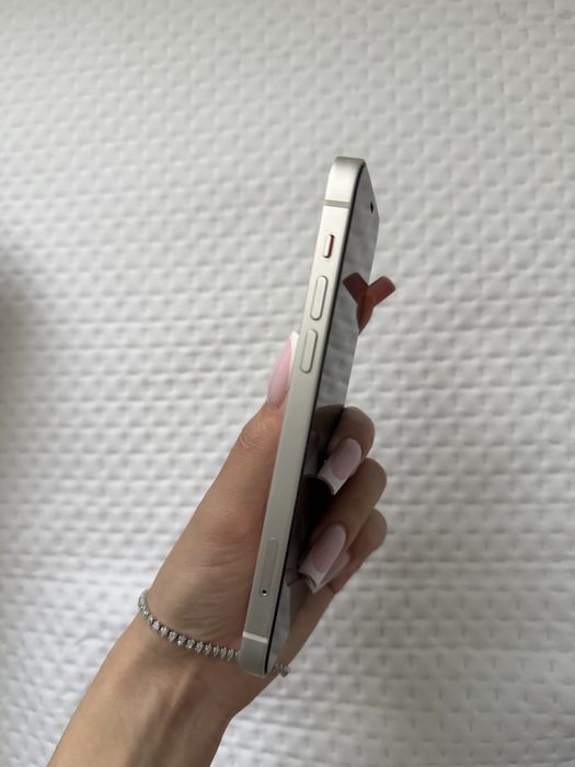 iPhone 12 / 128 GB