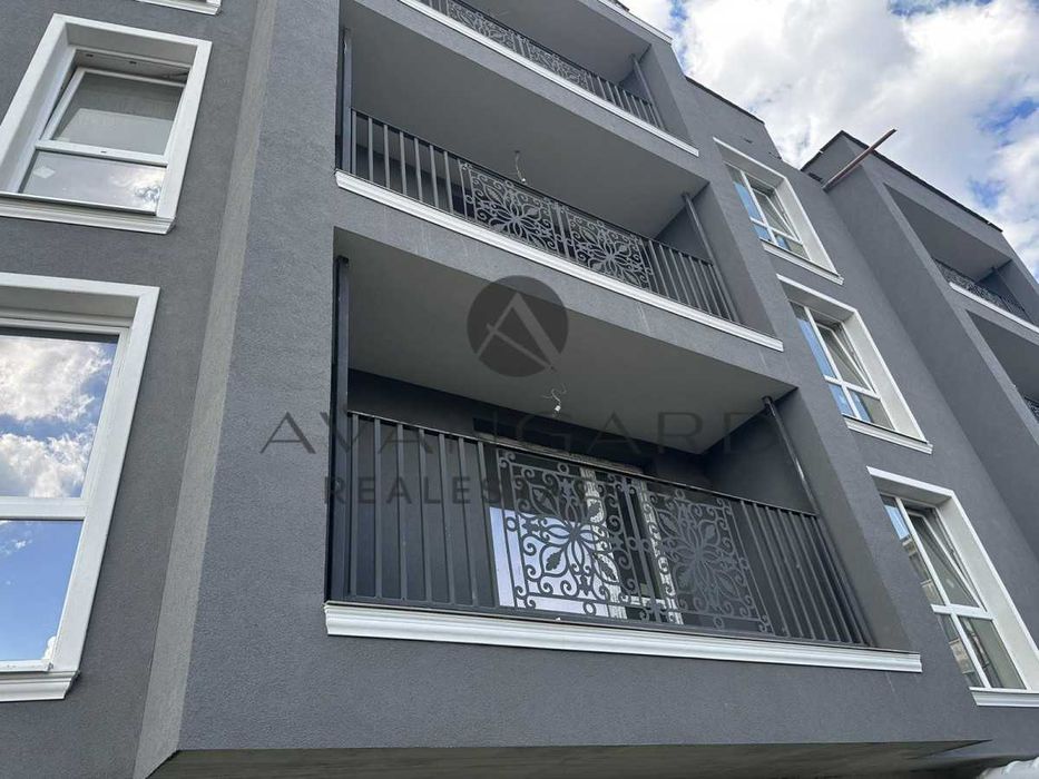 Продава се Тристаен апартамент в Пловдив, Прослав - 185 кв.м за 883 €/кв.м - Снимка #2