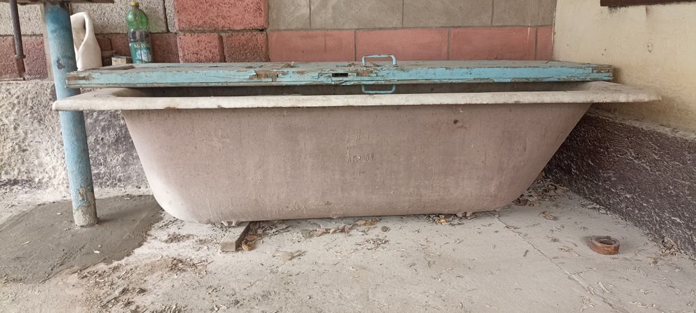 Ванна чугунная очень тяжелая