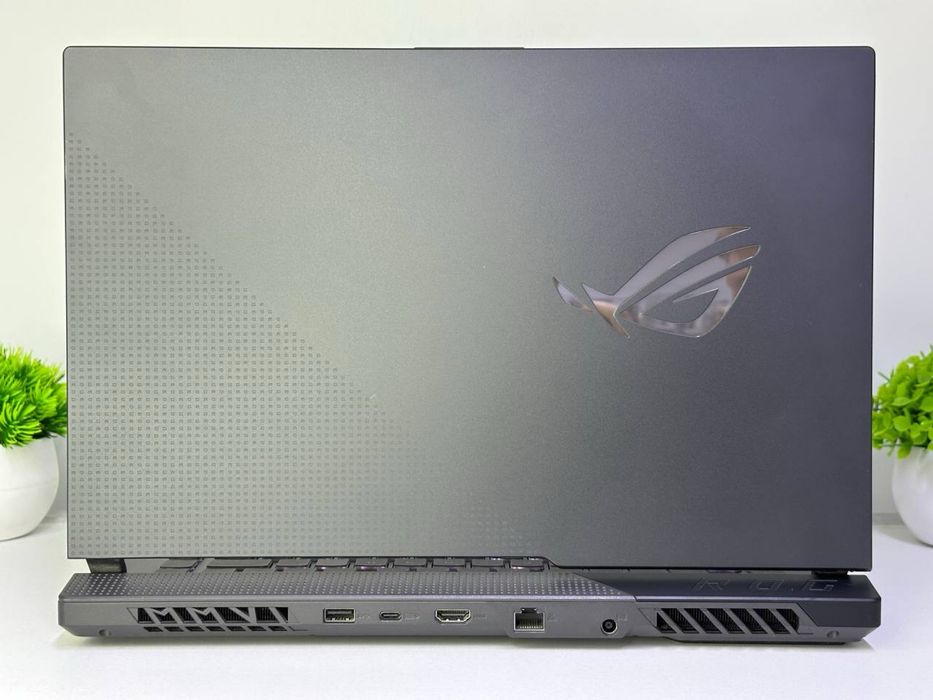 Asus ROG STRIX G513  AMD Ryzen 7-4800H