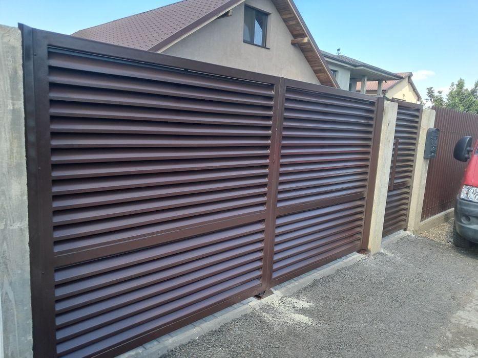 Porți și garduri model JALUZELE