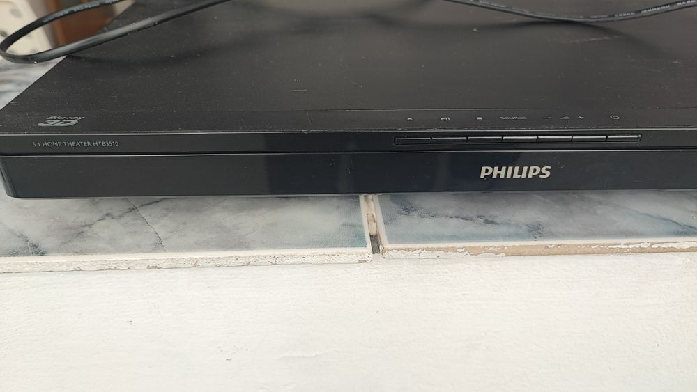 Philips DVD player 3D 5.1.   1000W