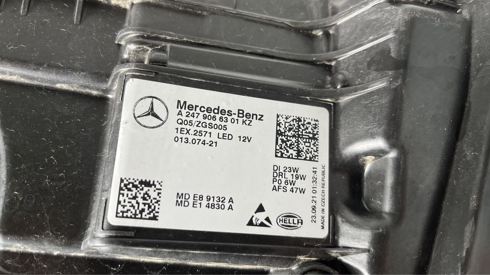 Ляв и десен фар Mercedes GLA w247 2019-