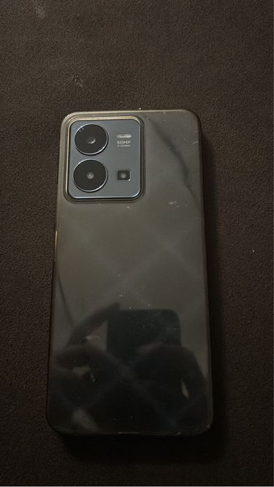 Продам телефон vivo Y35