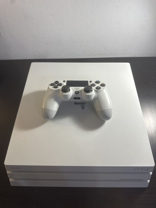 PlayStation 4 820 gb alb + Controler DualShock 4 alb