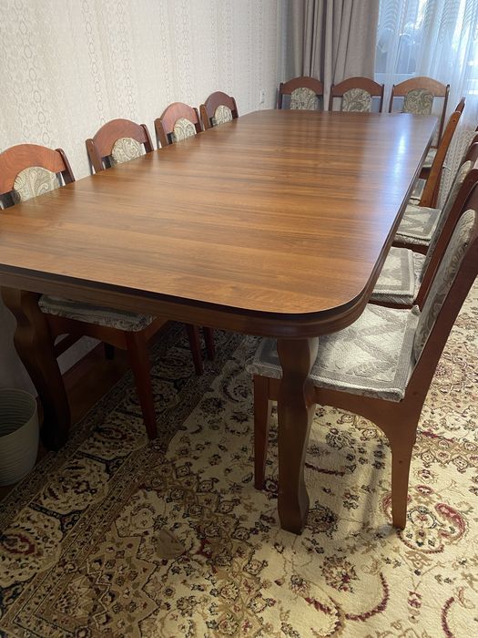 Продам стол и 6 стульев