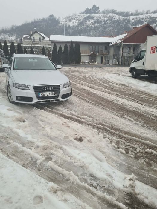 Vând sau schimb Audi a4 b8 2011
Diesel 
Cutie automata 
Motor 2000L