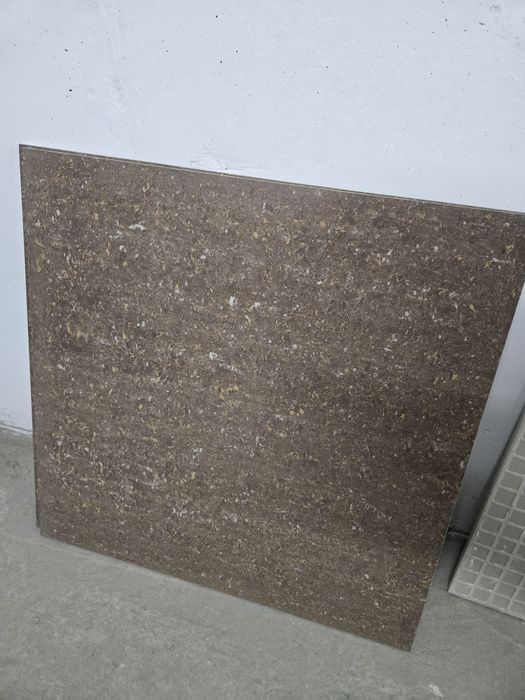 Продам плитку напольную!