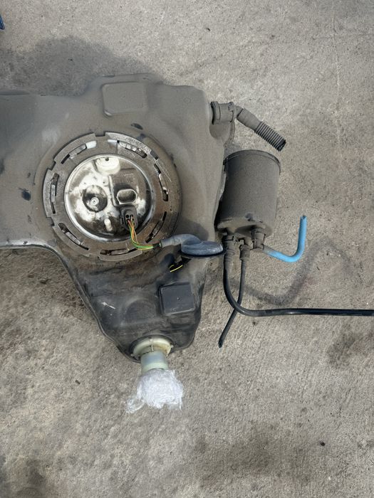 Резервоар бмв ф20 ф21 м135и м140и bmw f20 f21 m135i m140i помпа