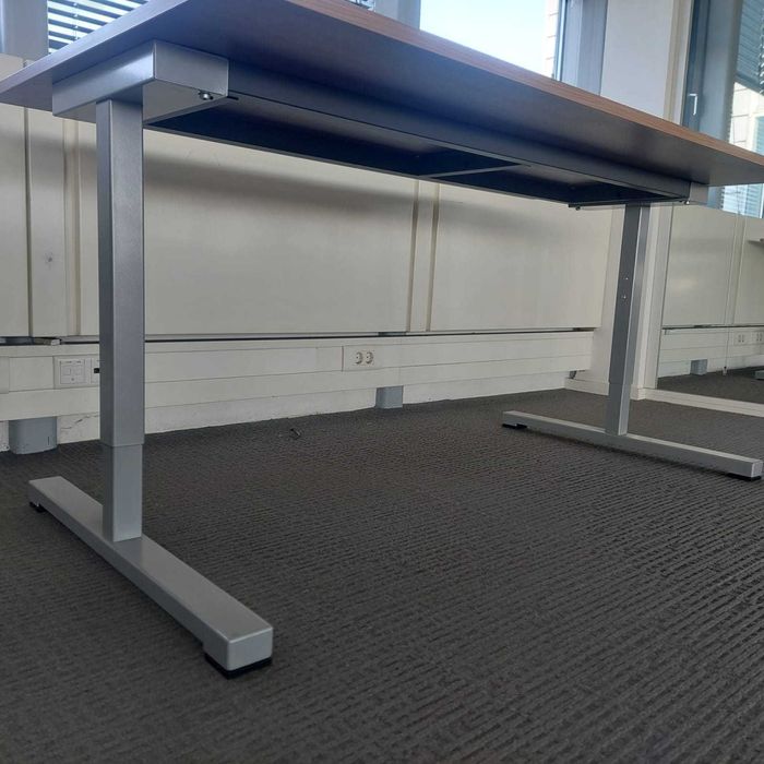 Birou reglabil pe înălțime, blat diverse dimensiuni