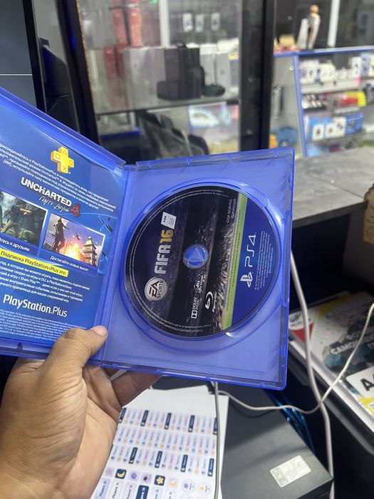 PlayStation 4 срочно продам PS4