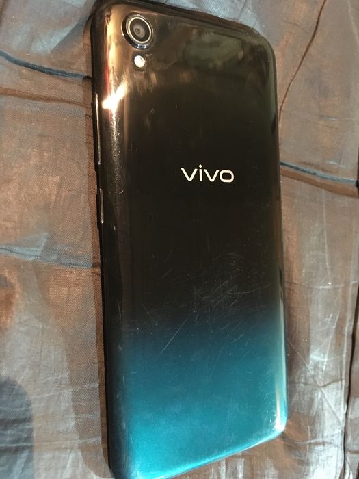 Мобильный телефон VIVO Y1s