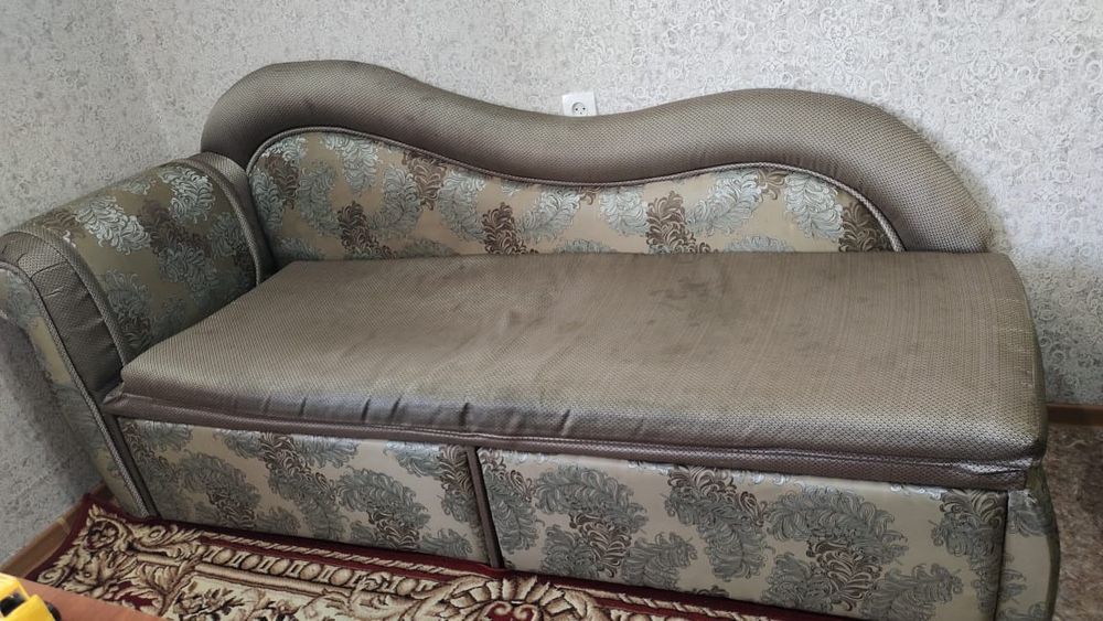 2 диван сатылады.