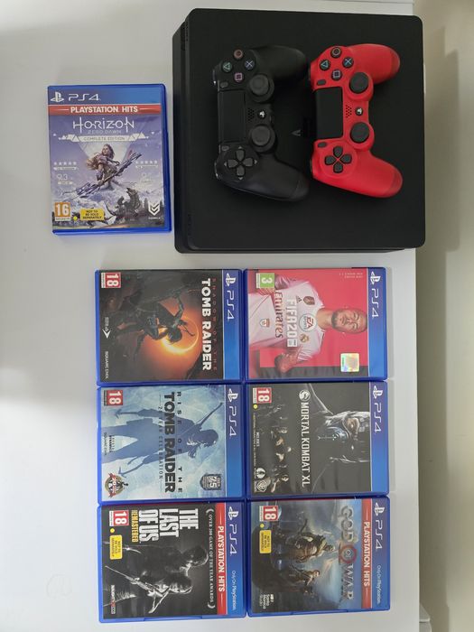 PS4 slim 1TB  CUH-2216B + 2 controllere + 7 jocuri
