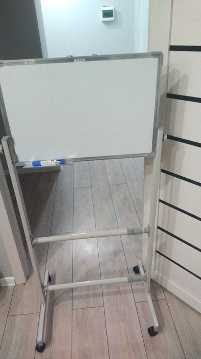 Маркерная доска двухсторонняя продаем