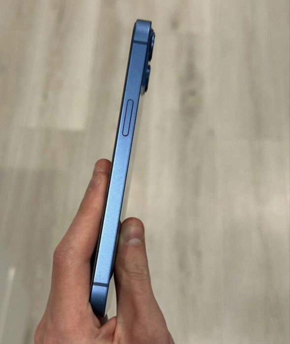 iPhone 13 128Gb с гарантией