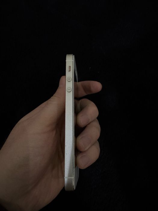 iPhone 5s srochni sotiladi