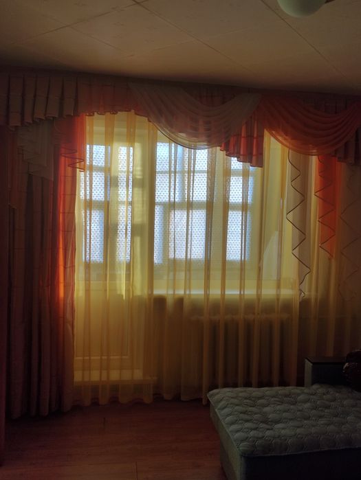 Продам шторы в зал