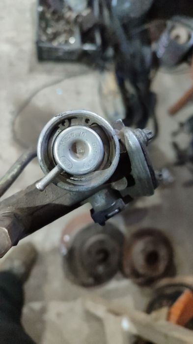 Обратный клапан Мерседес 111 двигатель