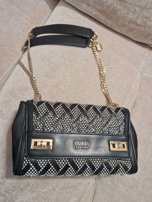 Дамска чанта GUESS