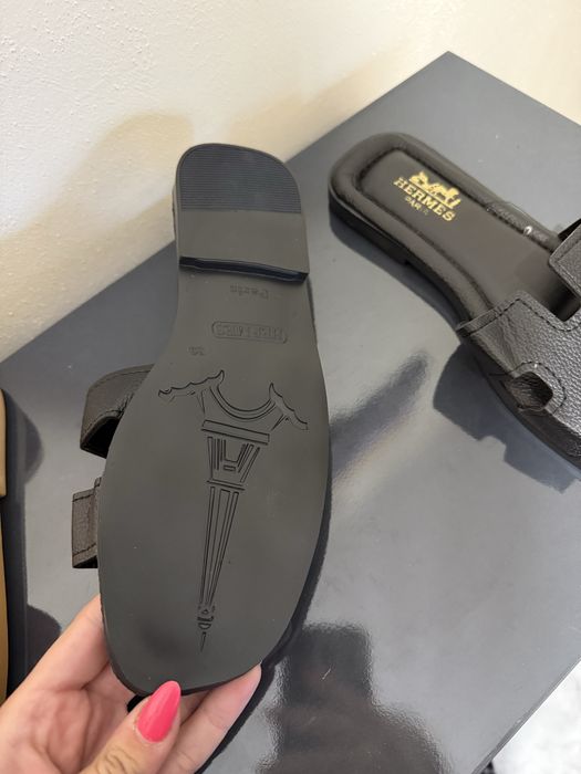 Чисто нови дамски чехли