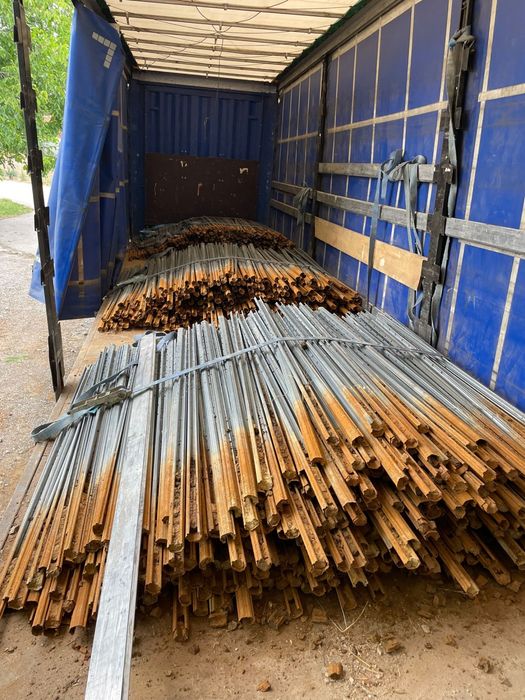 Spaleri zincati stalpi metalici pentru gard foarte rezistenti