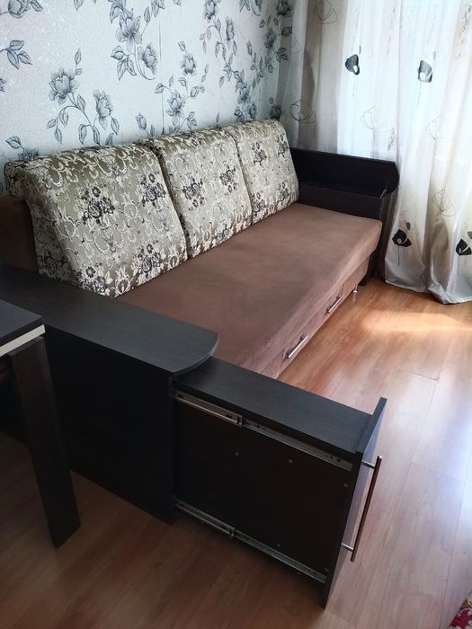 Раскладывающийся диван