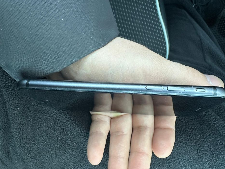 Продам apple iPhone 8 память 64 гб