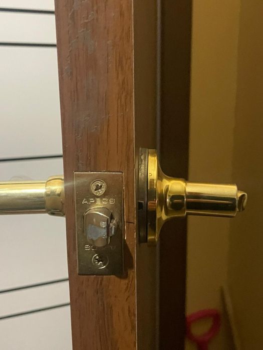 Продам дверь с обналичкой