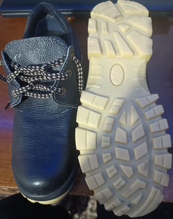 Новые. Рабочии кожаные ботинки 41 размер