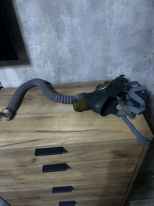 противогазы,подсумки,филтры и тд