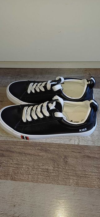 Дамски обувки и маратонки