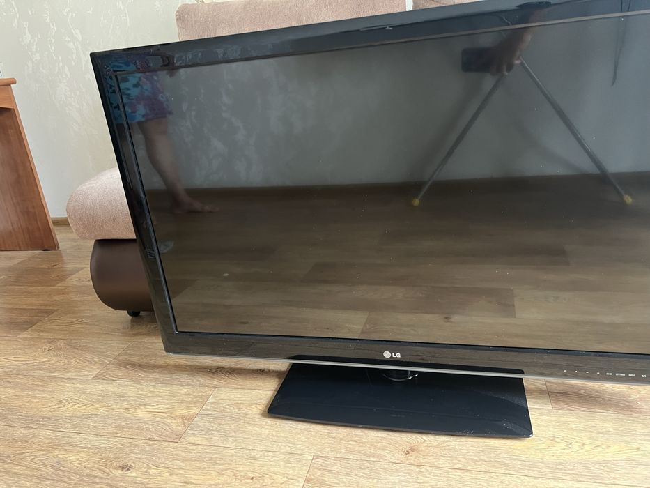 Телевизор LG.