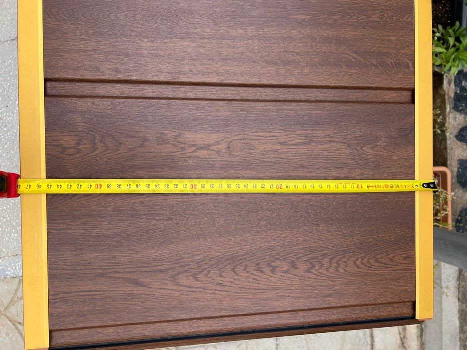 Метална нова маса