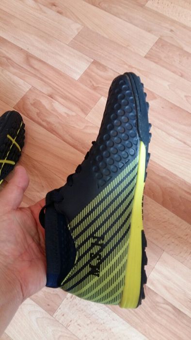 Продам кроссовки